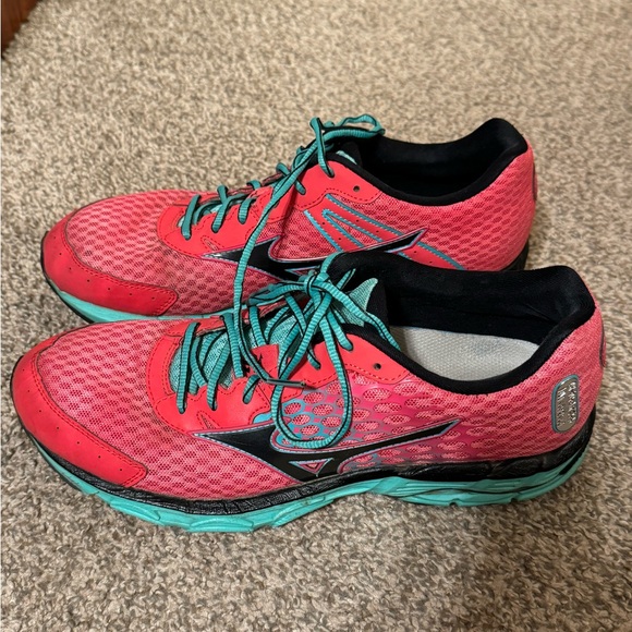 Mizuno Women’s shoes size 11 - Picture 1 of 4